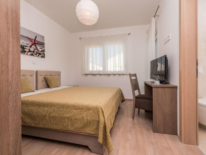 Room 2, Apartment in Croatia Near Adriatic Coast, Sukošan
