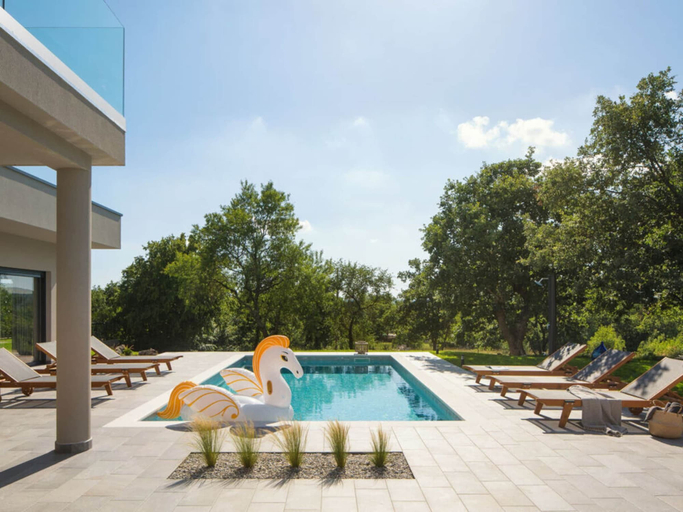 Pool 4, Villa Sent Comfortable Holiday Residence, Labin