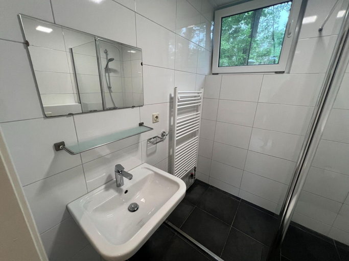 Bathroom 5, Bungalow in Limburg Near Nature Reserve, Weert