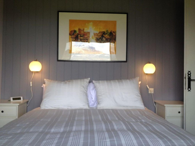 Bedroom 2, Comfortable Chalet Near Ski-lift, Haute-Savoie