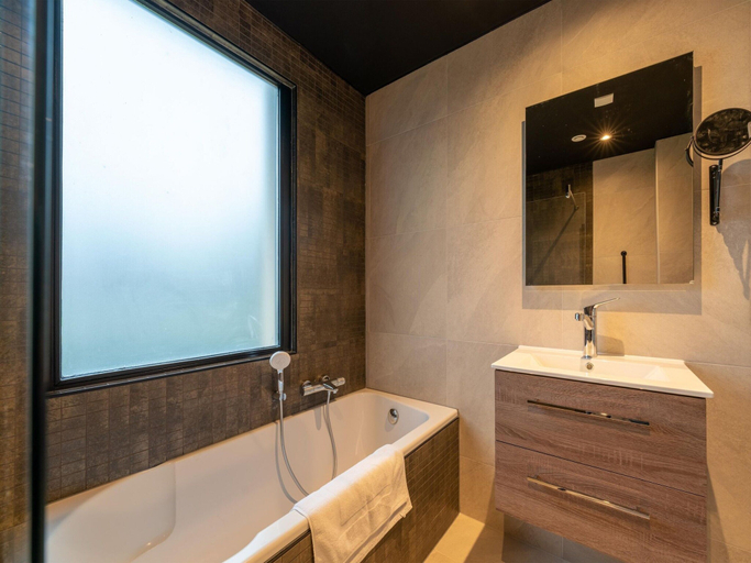 Bathroom 3, Holiday Home in South Holland With Shared Pool, Zevenhuizen-Moerkapelle