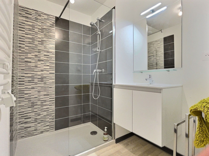 Bathroom 3, Sunny Villa Stay in Serignan, Hérault