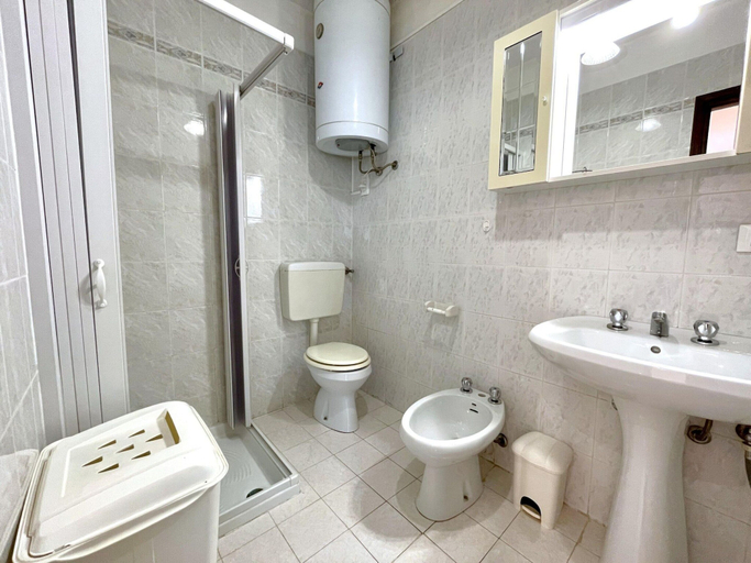 Bathroom, Apartment in Caorle Near Beach and Pool, Venezia