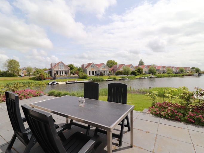 Dining, Beautiful Holiday Home by the Water, Wûnseradiel
