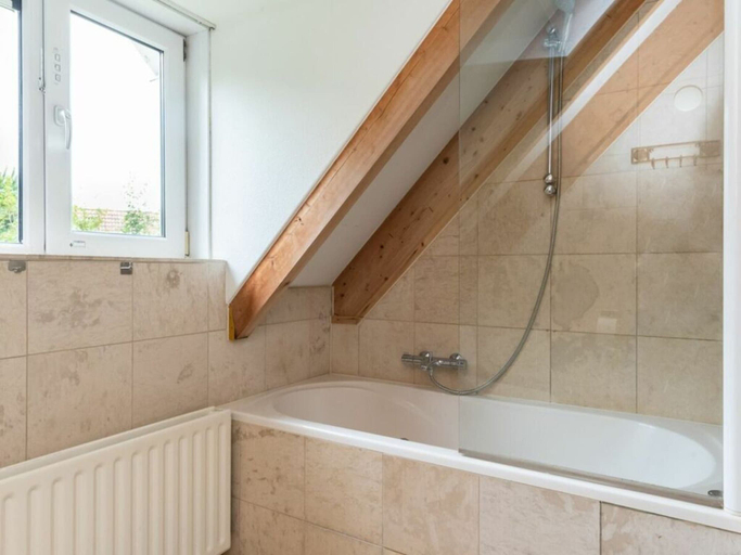 Bathroom 3, Noordzeeboulevard 51, Noord-Beveland