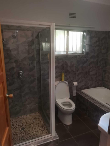 Bathroom 3, Saba Saba Guest House, City of Tshwane