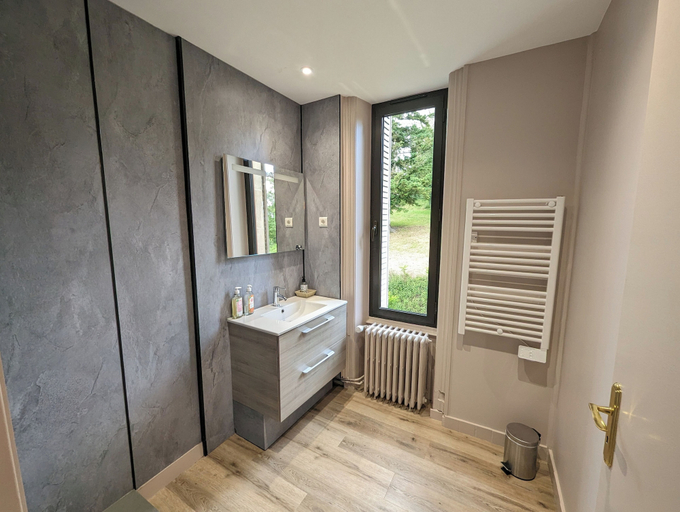 Bathroom 5, Manoir des Reves Sauvages, Puy-de-Dôme