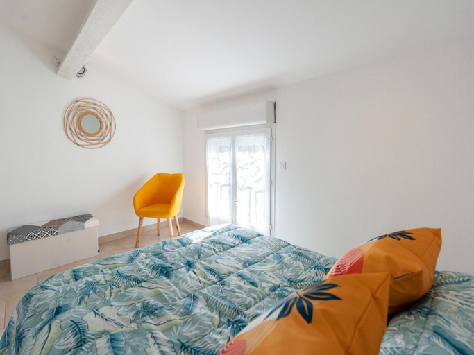 Room 5, Beautiful Holiday Home With Garden, Var