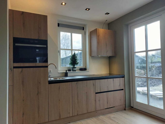 Others 5, Comfortable Holiday Home With hot tub, Wierden