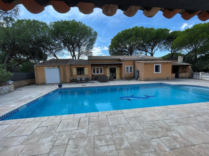 Sport & Beauty 3, Villa in Vidauban with Pool and BBQ, Var
