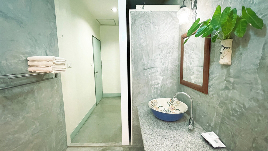 Bathroom 4