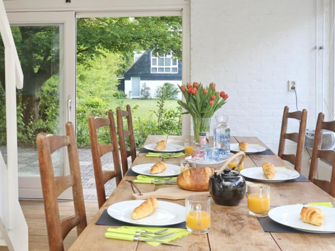 Dining 3, Holiday Home Near the Beach in the Dunes, Noordwijk