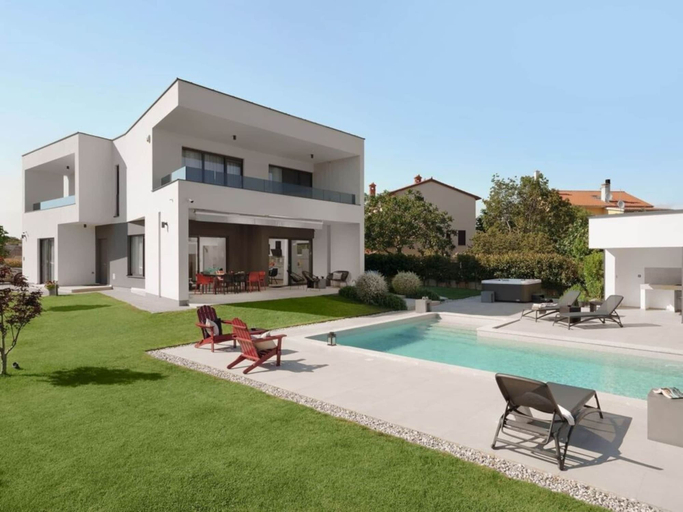Pool 2, Zen Comfortable Holiday Residence, Pula