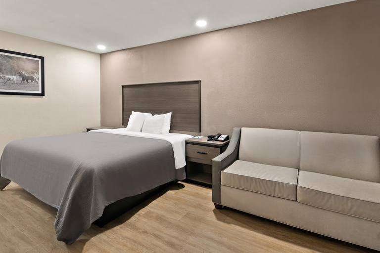 Bedroom 3, Quality Inn & Suites Weatherford, Parker