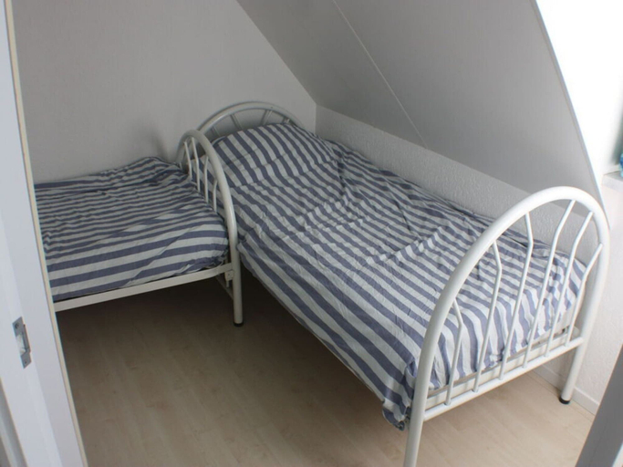 Bedroom 2, Manor House Rental Type A de Luxe Grevelingen 90, Goedereede