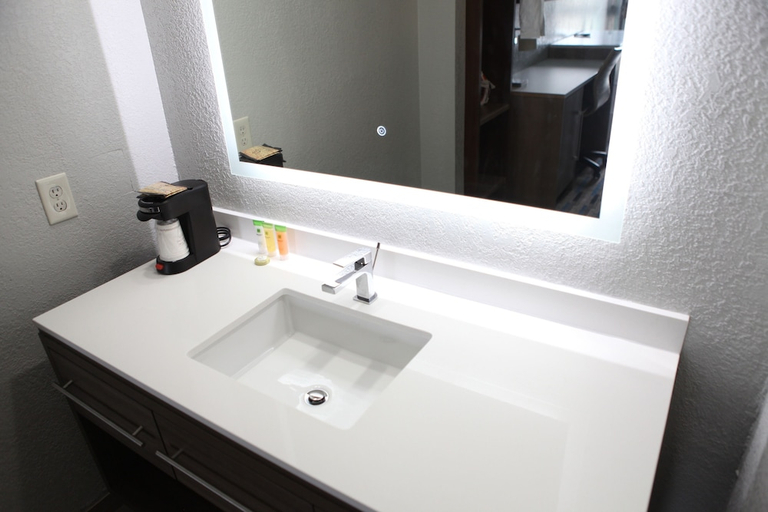 Bathroom 5, All Seasons Inn & Suites, Shelby
