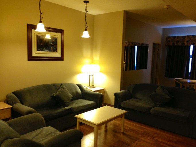 Others 5, Petawawa River Inn & Suites, Renfrew