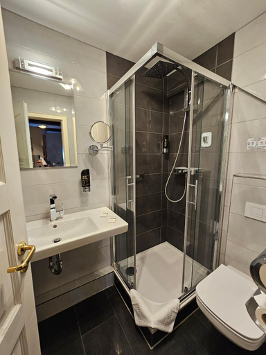 Bathroom 4, Hotel Am Markt & Brauhaus Stadtkrug, Vorpommern-Greifswald