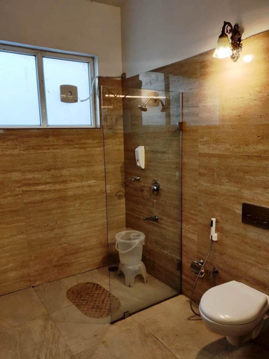 Bathroom 5, WelcomHeritage Kasmanda Palace, Dehradun