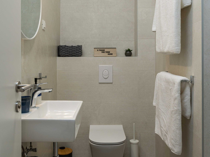Bathroom 4, Dubrovnik Apartments, Dubrovnik