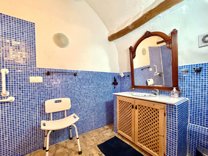 Bathroom 2, Cave House in Cullar Near Tabernas Desert, Granada