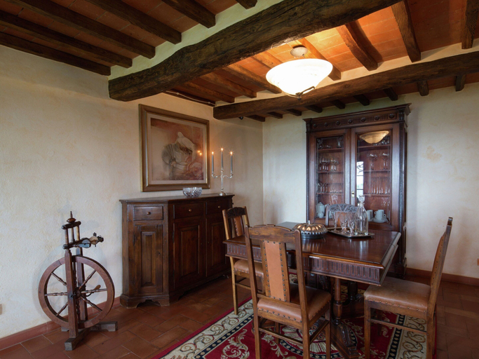 Dining 2, Villa in Cortona With Pool & Hill Views, Arezzo