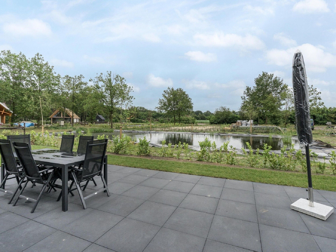 Exterior 3, Holiday Home in Netherlands With Pond View, Baarle-Nassau