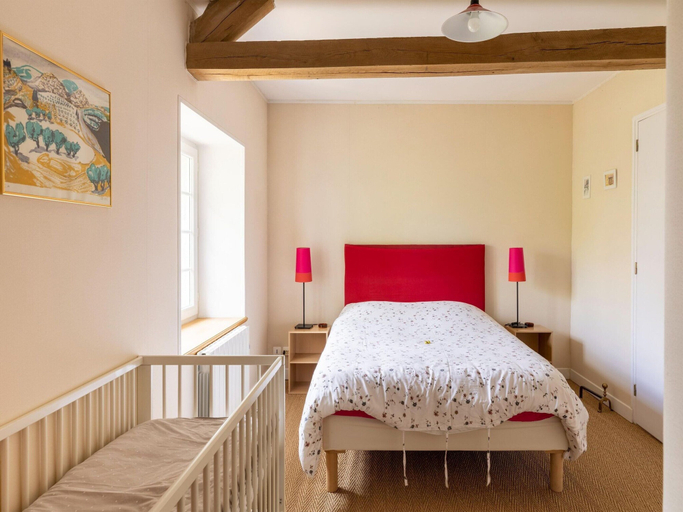 Room 2, Holiday Home With Beautiful Views, Nièvre