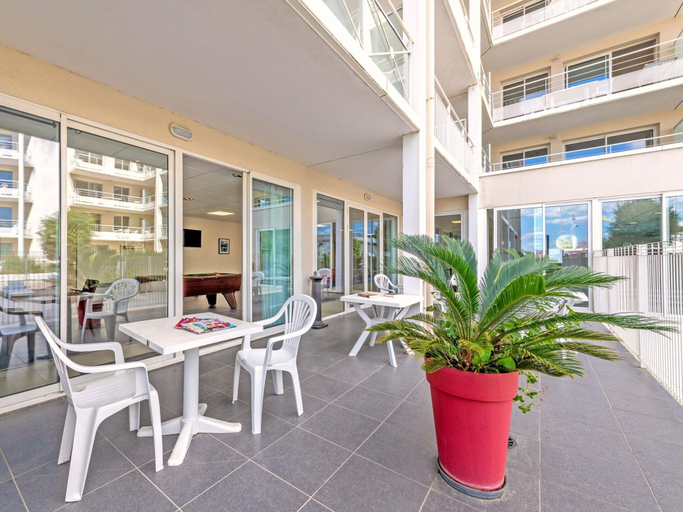 Exterior 2, Apartment in France With Balcony & Parking, Finistère