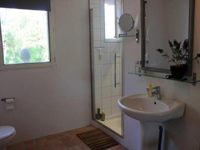 Bathroom 4, Holiday Home in Lorgues With Private Pool, Var