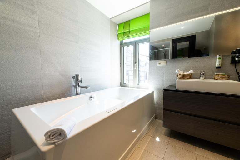 Bathroom 3, Hotel Victoria - Maison Caerdinael, Luxembourg