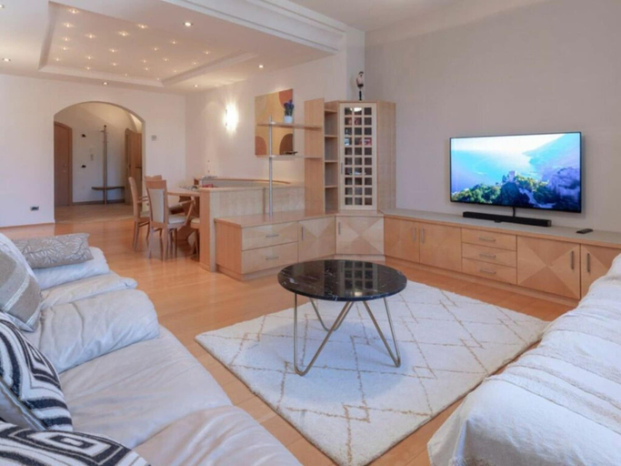 Living area 3, Perwanger Modern Retreat, Bolzano
