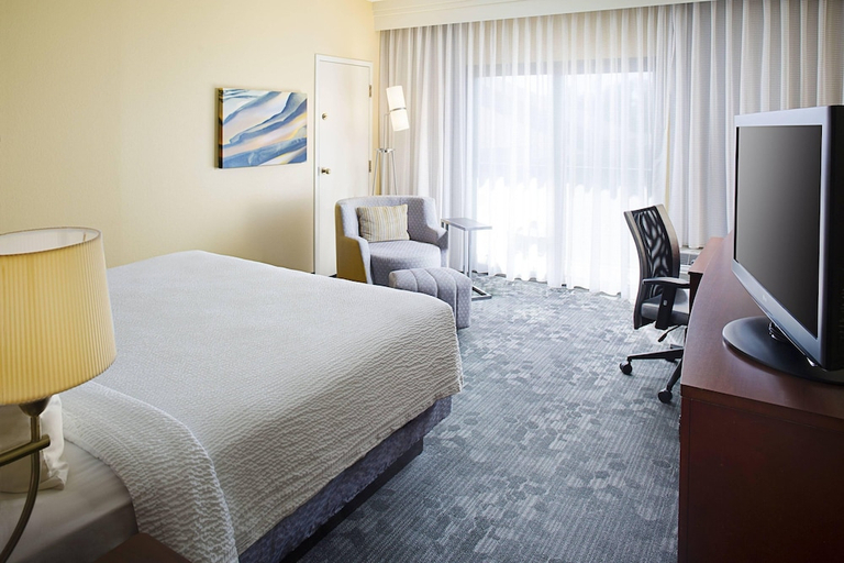 Bedroom 2, Courtyard Memphis Airport, Shelby