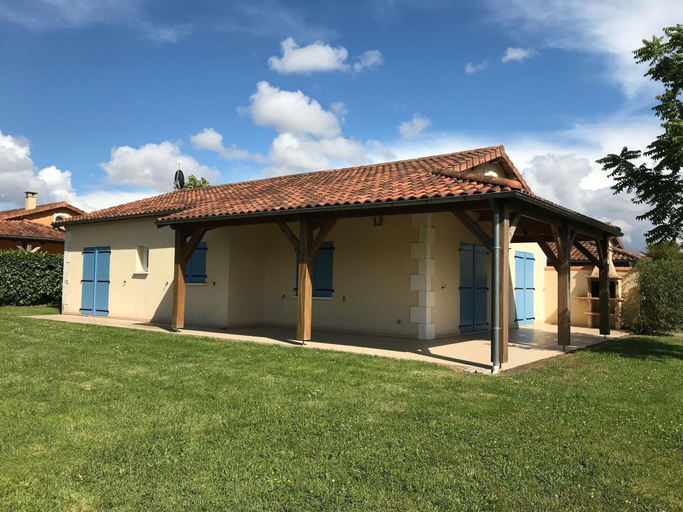 Exterior 2, Villa in Les Forges With Golf and Pool, Deux-Sèvres
