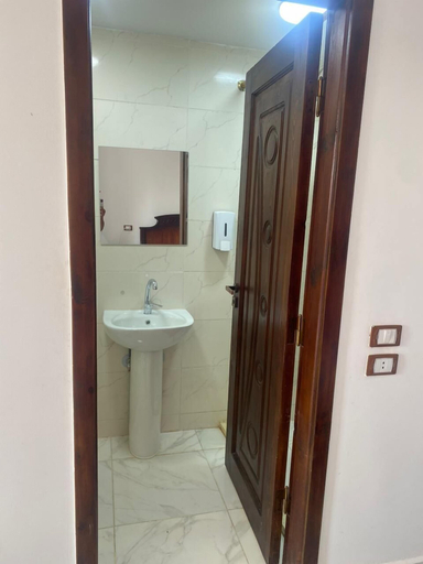 Bathroom 3, Middle East Pyramids View, Giza