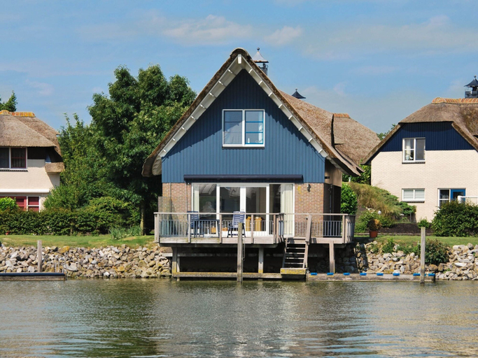 Exterior 4, Thatched-roof Villa Near the Ijsselmeer, Wûnseradiel