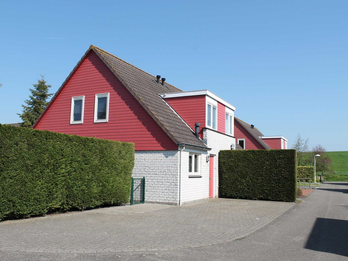 Exterior 5, Nice Holiday Home With Garden Near Beach, Kapelle