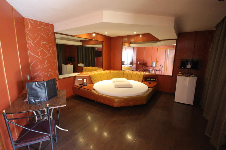 Others 5, Snob Motel (Adult Only), Contagem