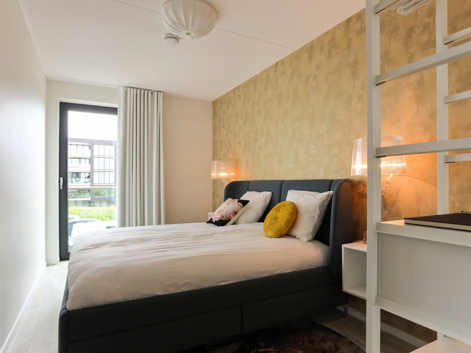 Bedroom 4, Apartment Kamperland With Harbour View, Noord-Beveland