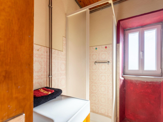 Bathroom 5, Cevennes Stone Retreat, Lozère
