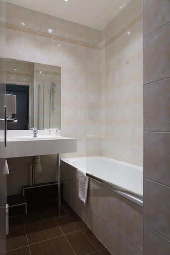 Bathroom 12