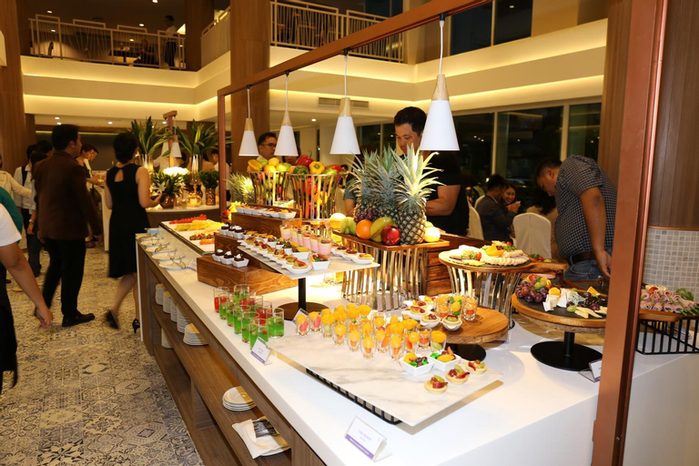 Food & Drinks 19