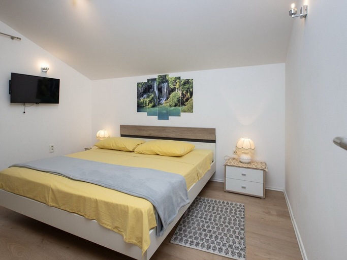 Room 5, Apartment Mia - Two Bedroom Apartment With Balcony, Split