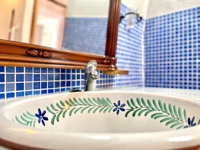 Bathroom 4, Cave House in Cullar near Historic Centre, Granada