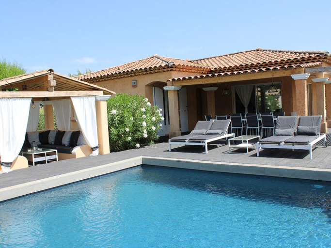 Pool 4, Holiday Home With Large Garden and Pool, Alpes-de-Haute-Provence