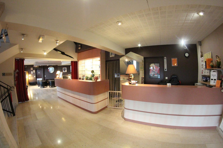Public Area 3, Auberge de Bourgogne, Yonne