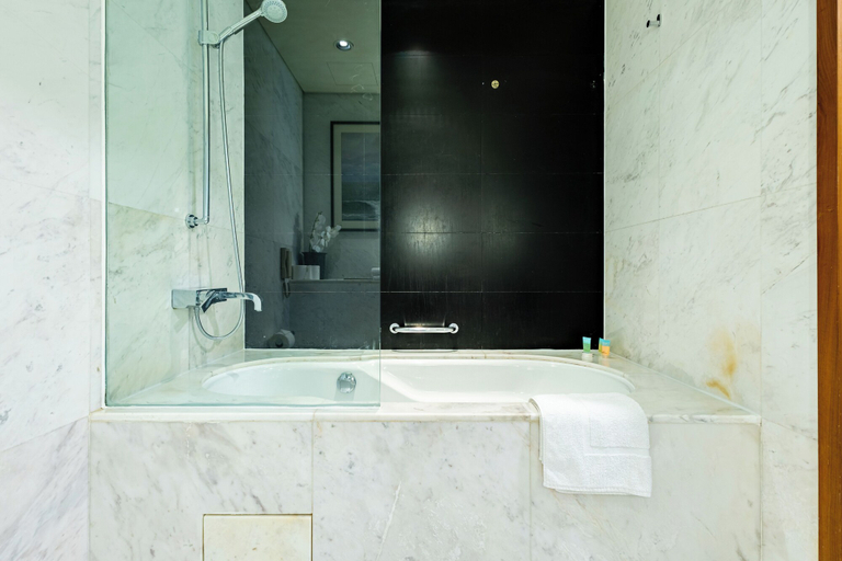 Bathroom 2, SuperHost - Address Dubai Mall - Stunning Studios, Dubai