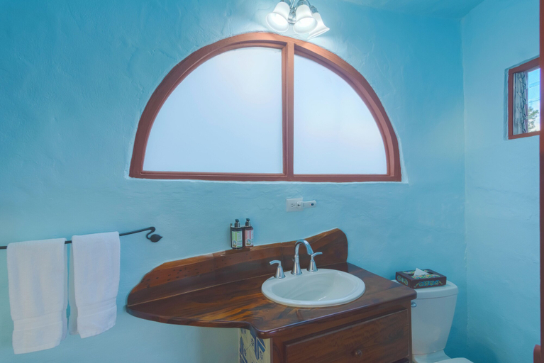 Bathroom 4, Finca Rosa Blanca Coffee Farm and Inn, Santa Bárbara