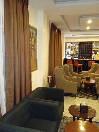Others 4, Mulligan Hotel, Mainland