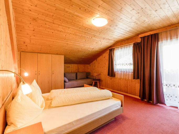 Bedroom 3, Holiday Apartment on the Hutterwirtshof, Bolzano